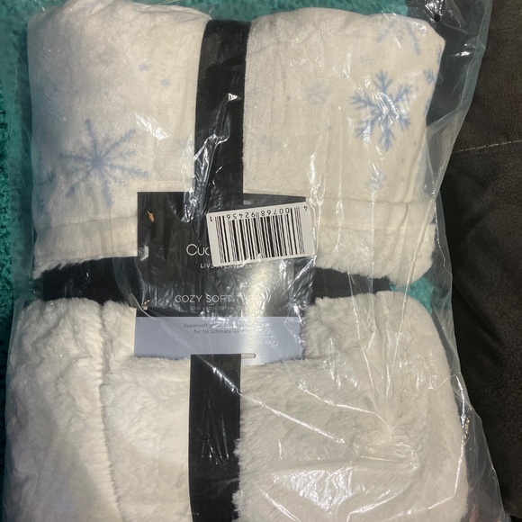 Cuddle Duds Super Soft Plush Throw Blanket - Picture 3 of 7